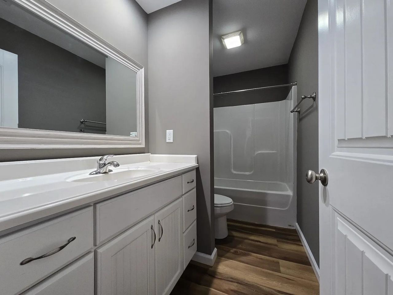 5177 Berkeley Ct. Photo 12