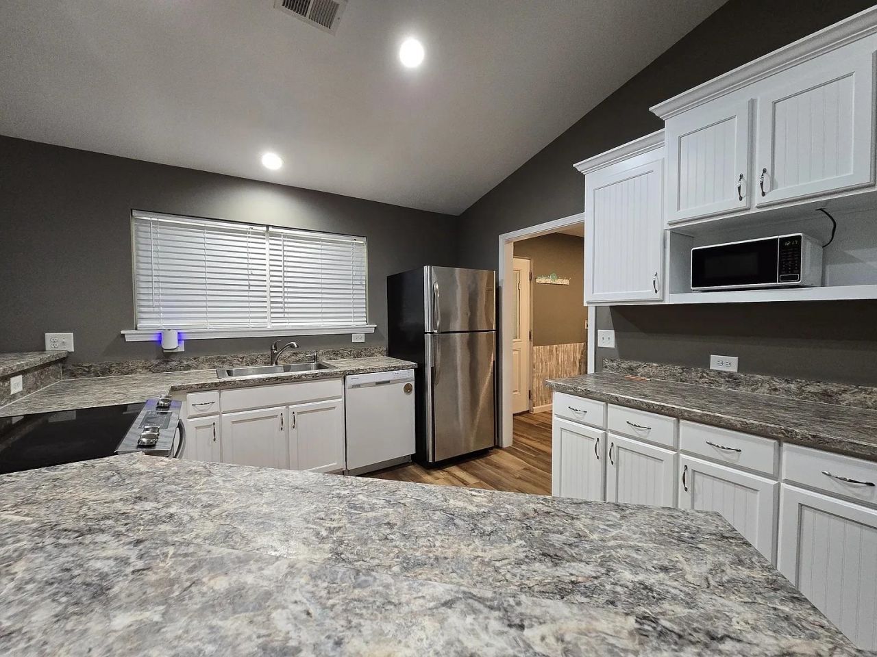 5177 Berkeley Ct. Photo 4