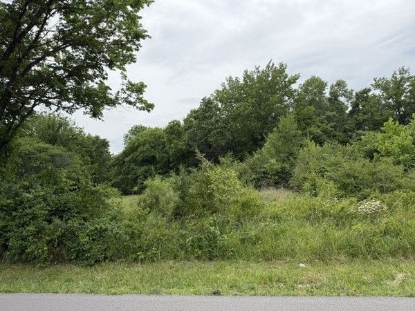 N Britt Street , Siloam Springs, AR 72761