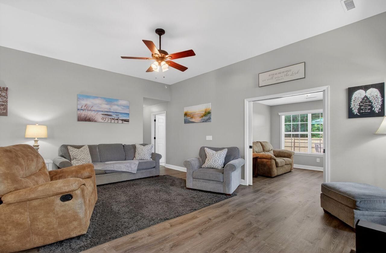 116 Summer Trace Drive Photo 10
