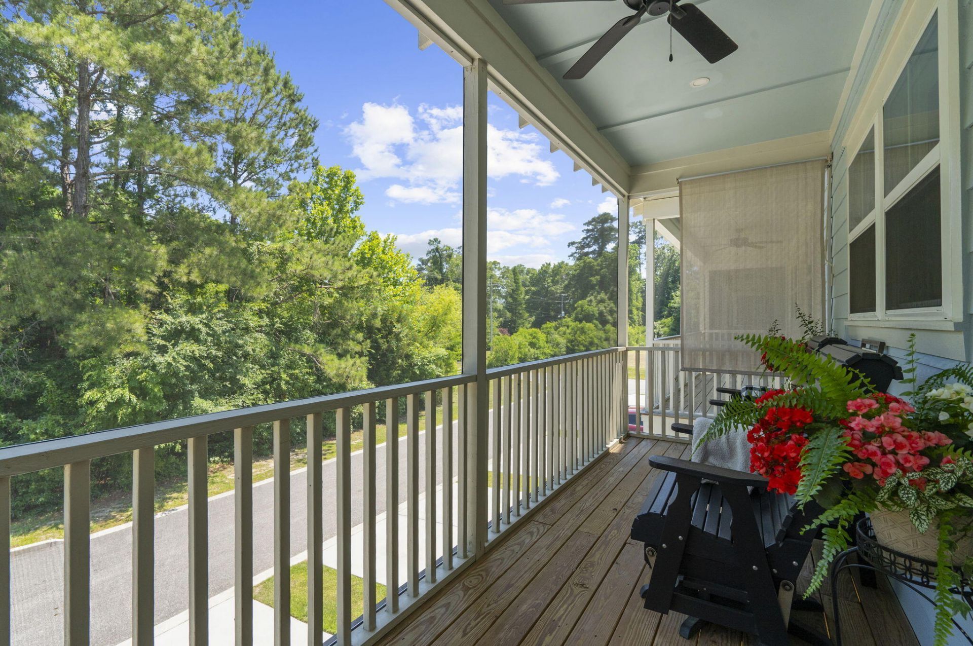 641 N Laurel Street Photo 22