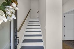641 N Laurel Street photo 4