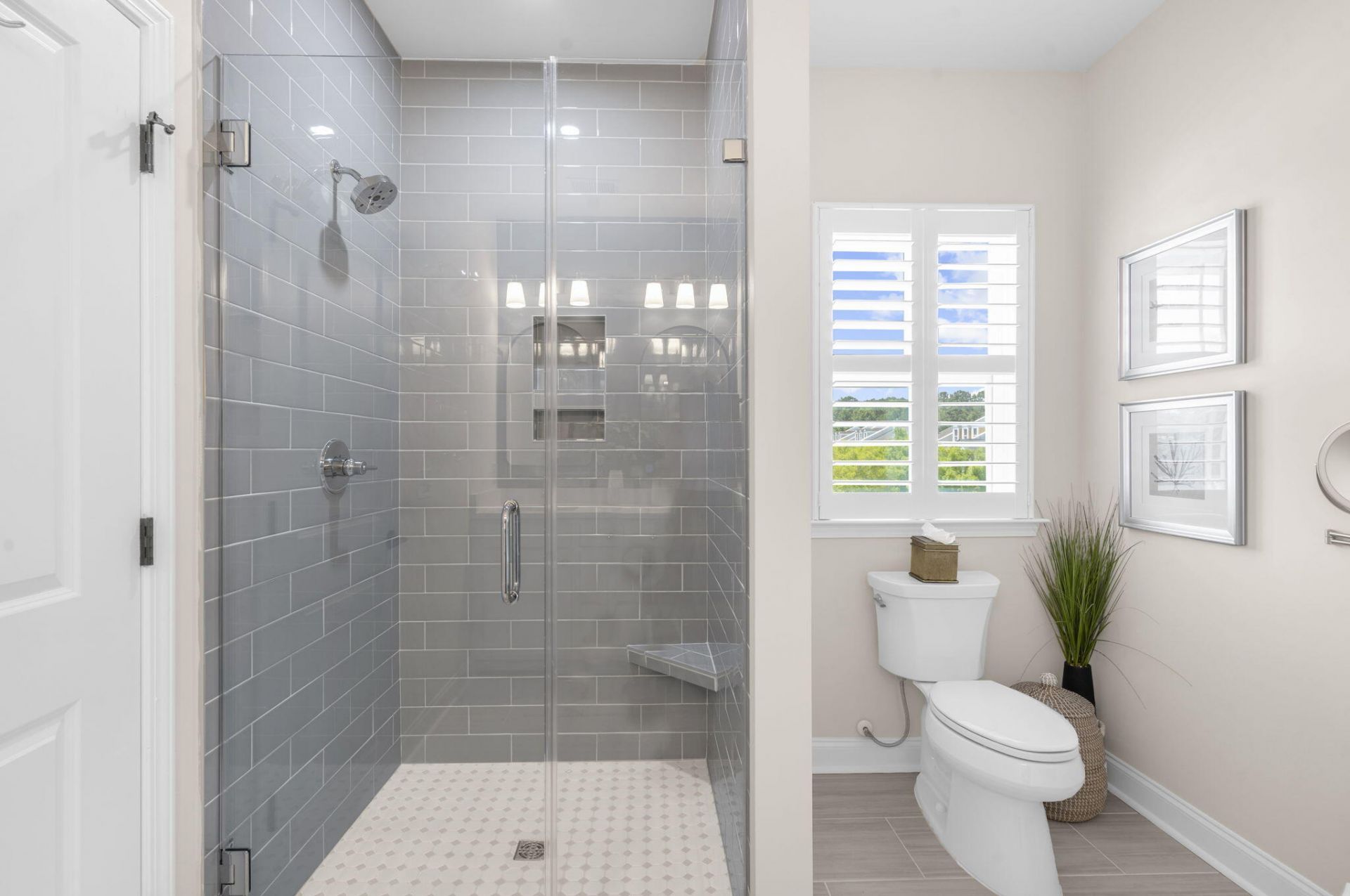 641 N Laurel Street Photo 31