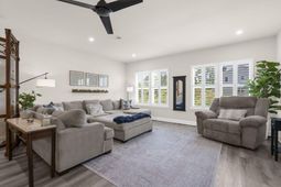 641 N Laurel Street photo 4