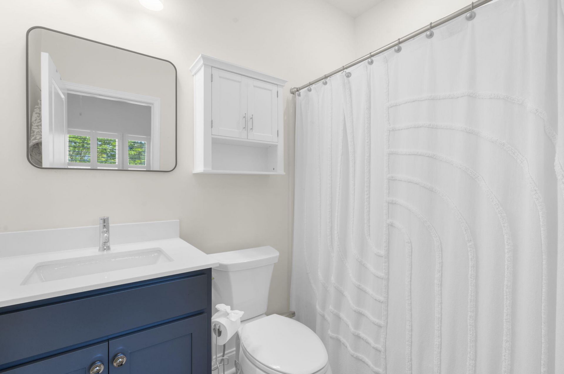 641 N Laurel Street Photo 44