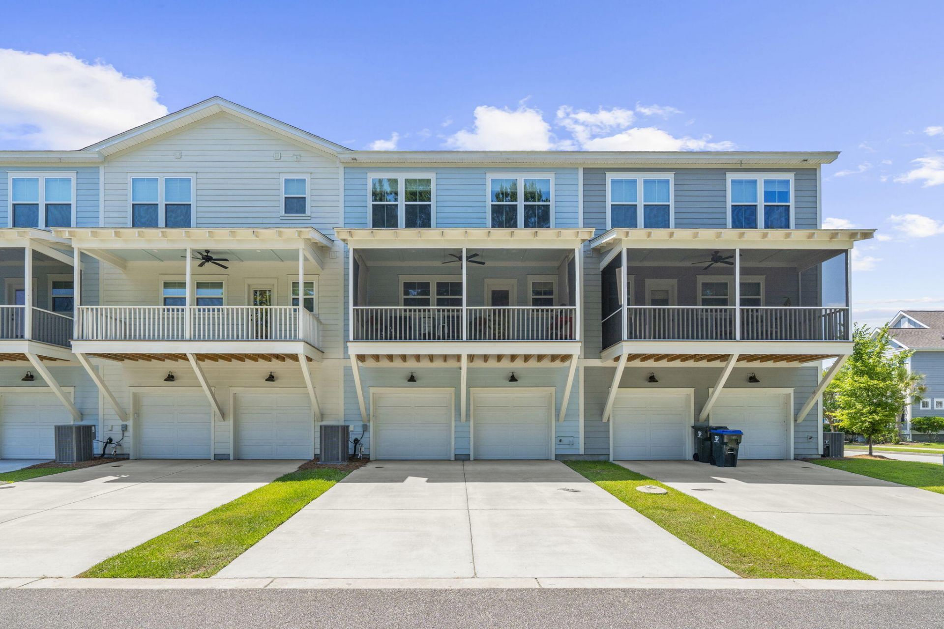 641 N Laurel Street Photo 46