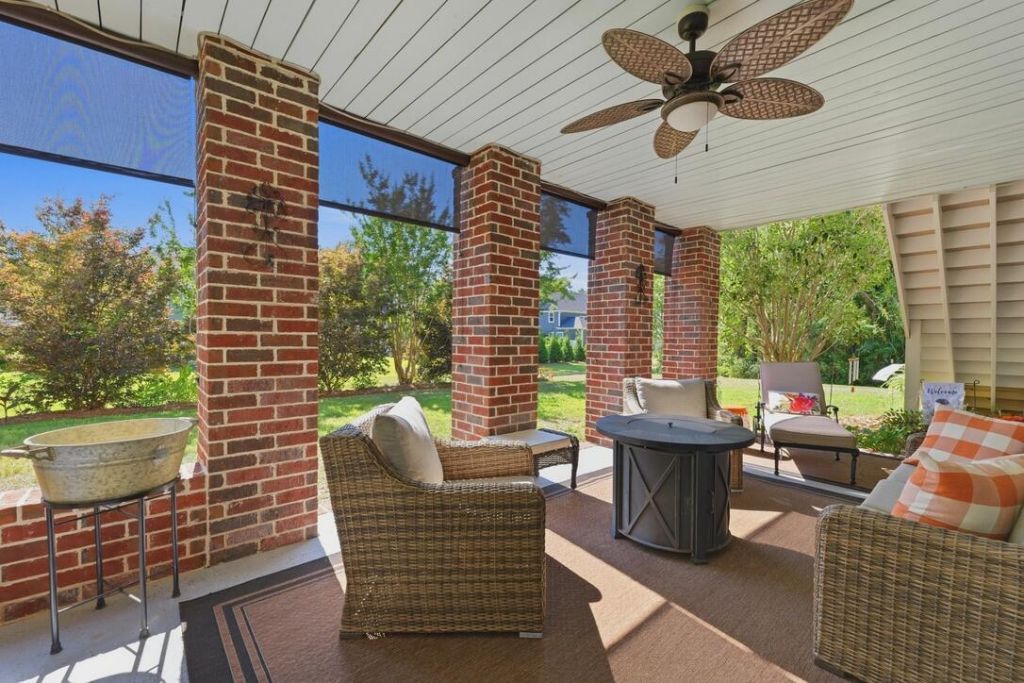 216 Summer Breeze Way Photo 13