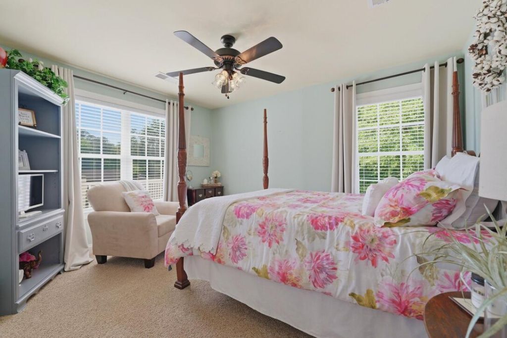 216 Summer Breeze Way Photo 35