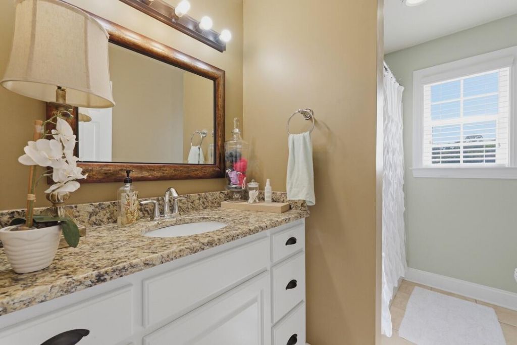 216 Summer Breeze Way Photo 36