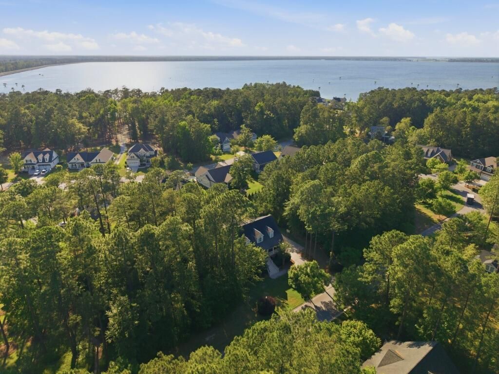 216 Summer Breeze Way Photo 4