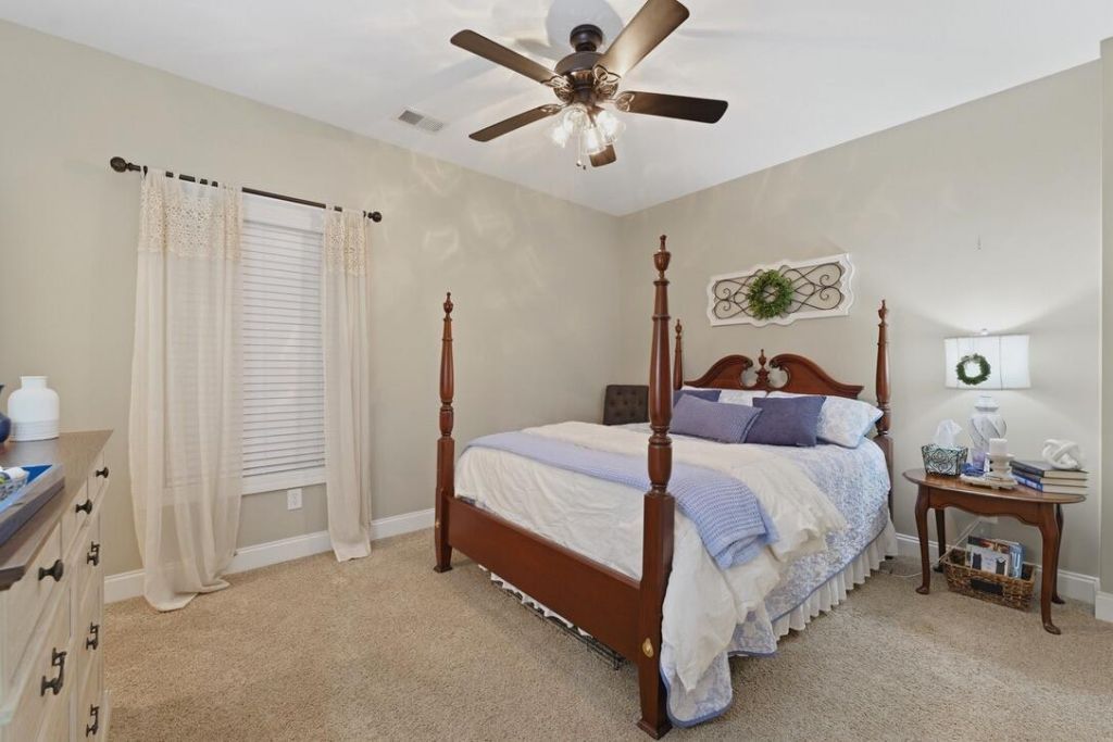 216 Summer Breeze Way Photo 44