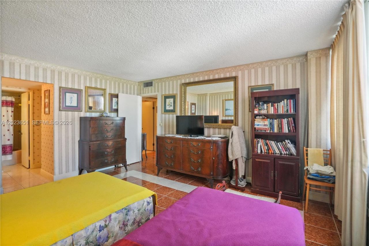 1351 NE Miami Gardens Dr , Unit 1006E, Miami, FL 33179 Photo
