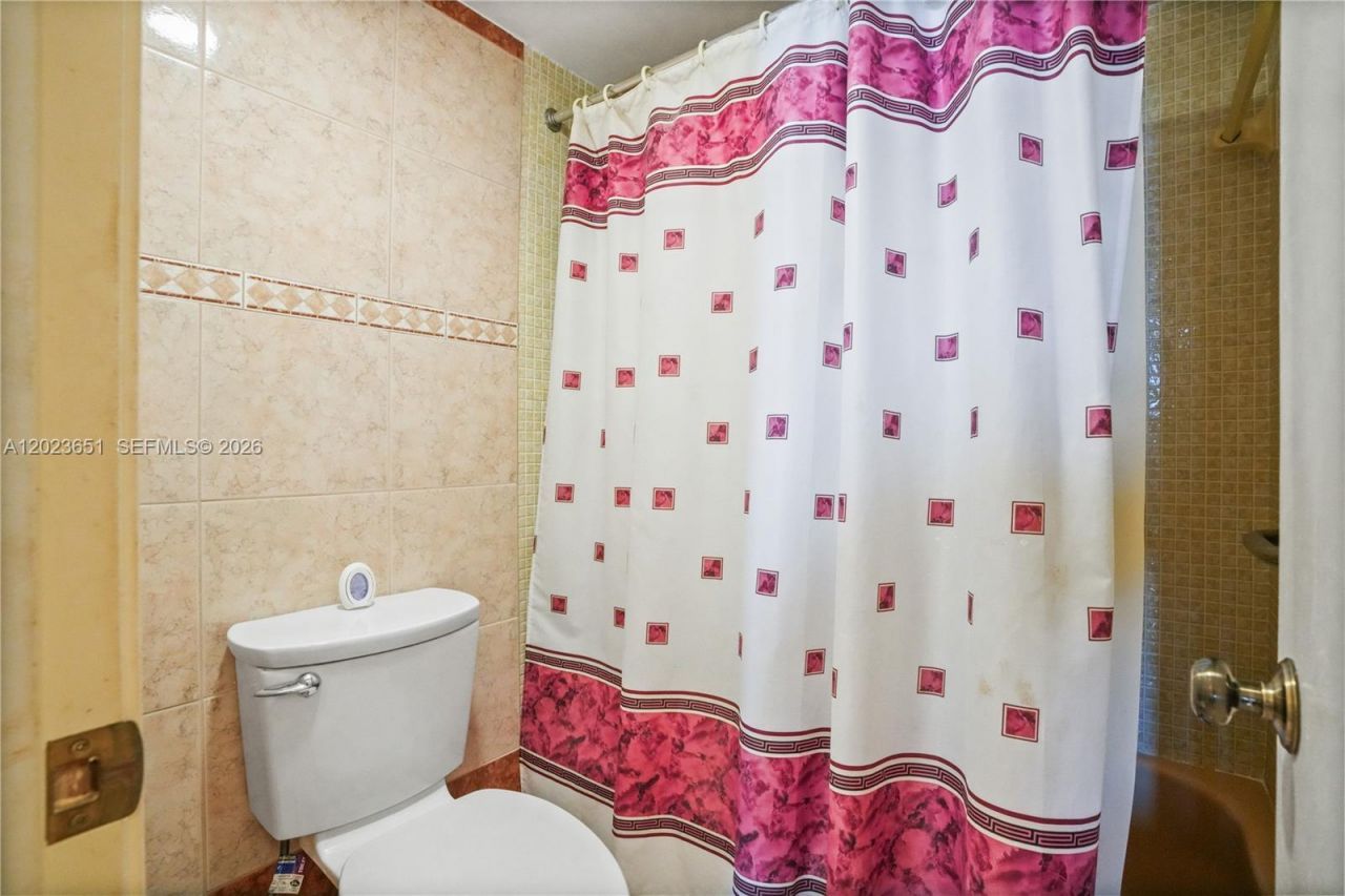 1351 NE Miami Gardens Dr , Unit 1006E, Miami, FL 33179 Photo