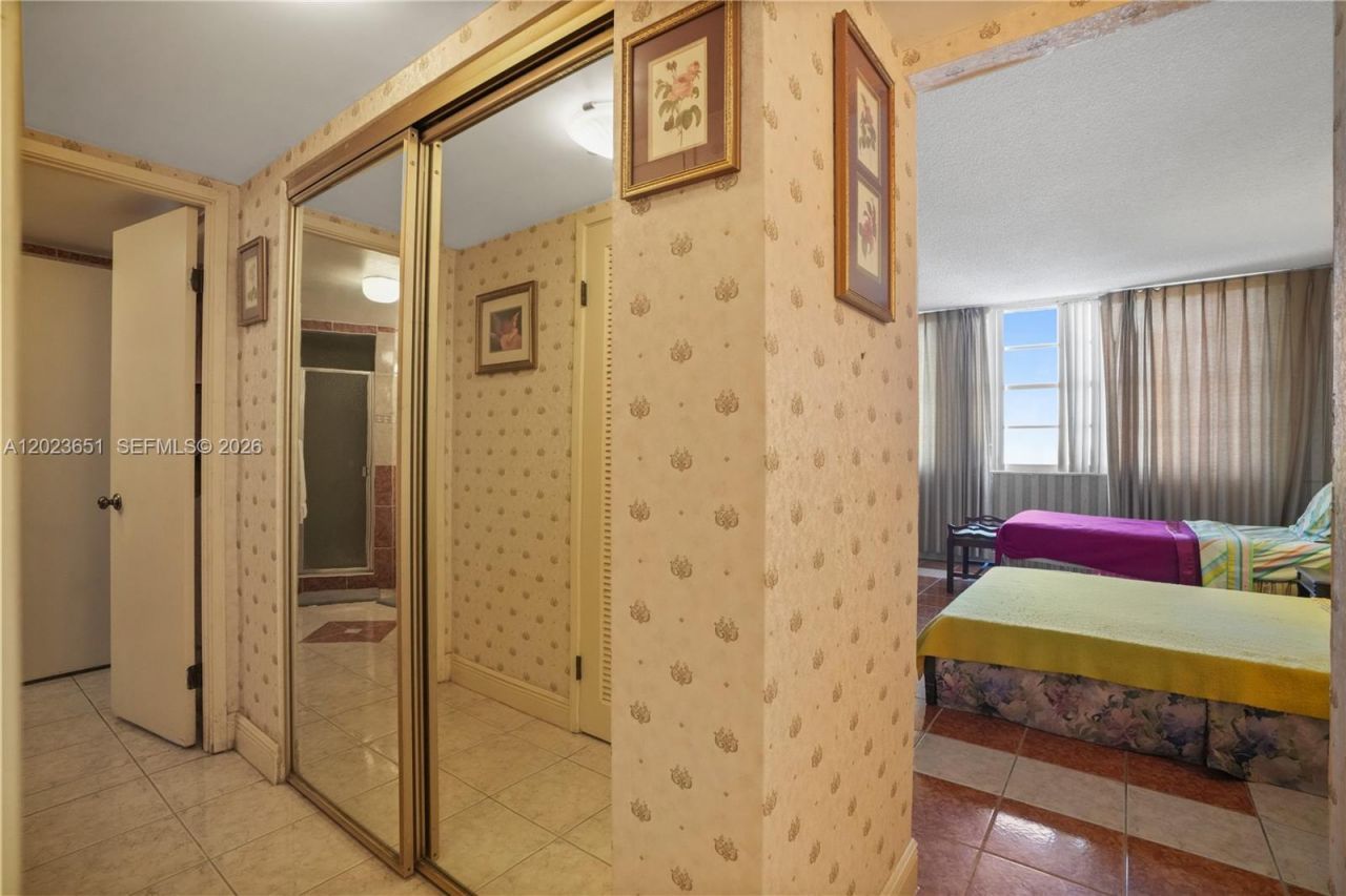 1351 NE Miami Gardens Dr , Unit 1006E, Miami, FL 33179 Photo