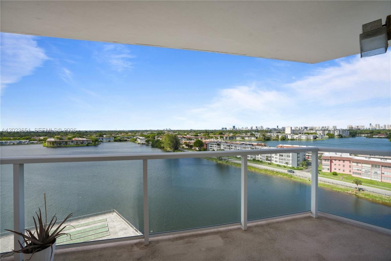 1351 NE Miami Gardens Dr , Unit 1006E, Miami, FL 33179 Photo