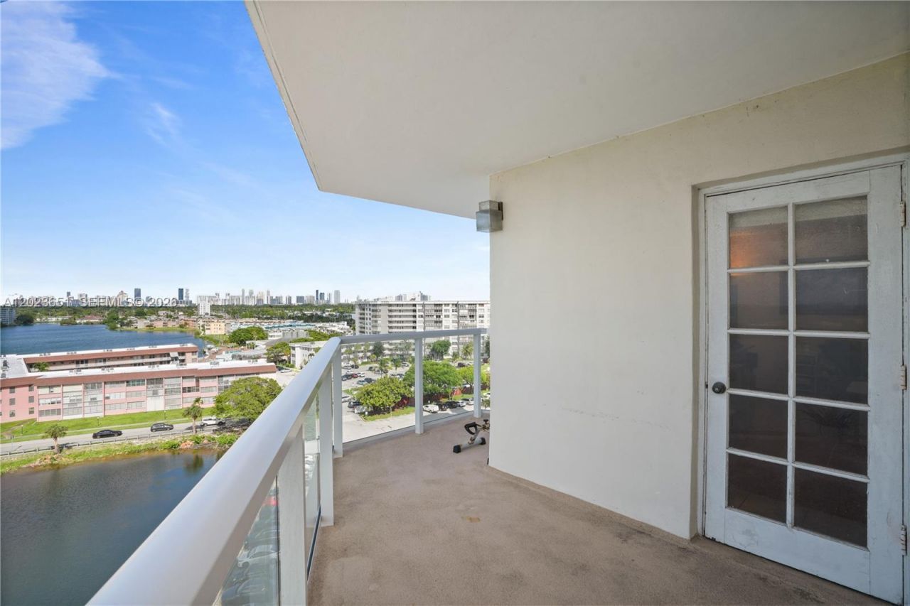 1351 NE Miami Gardens Dr , Unit 1006E, Miami, FL 33179 Photo