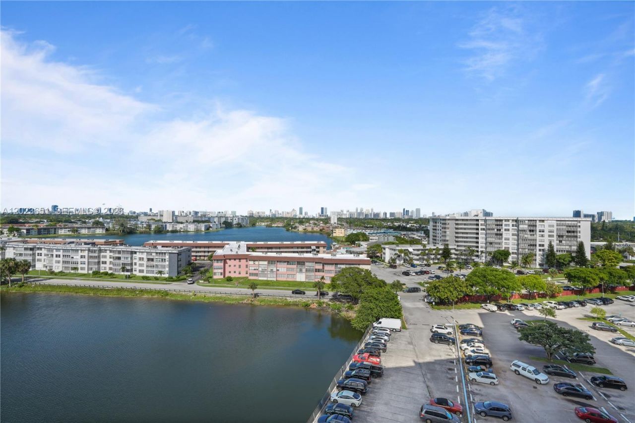 1351 NE Miami Gardens Dr , Unit 1006E, Miami, FL 33179 Photo