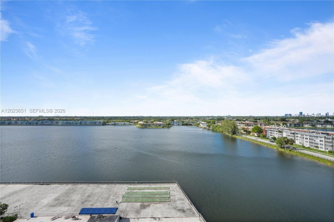 1351 NE Miami Gardens Dr , Unit 1006E, Miami, FL 33179 Photo