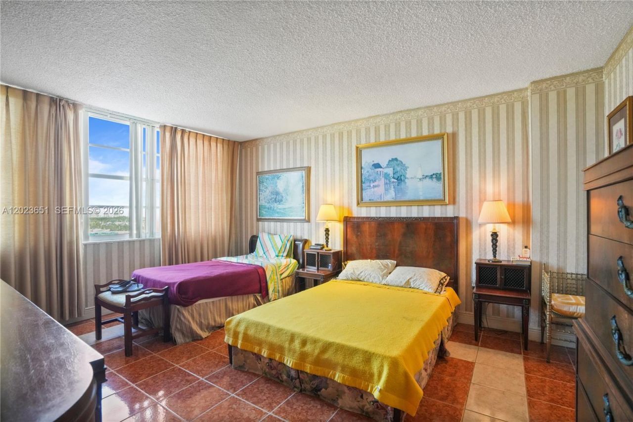 1351 NE Miami Gardens Dr , Unit 1006E, Miami, FL 33179 Photo