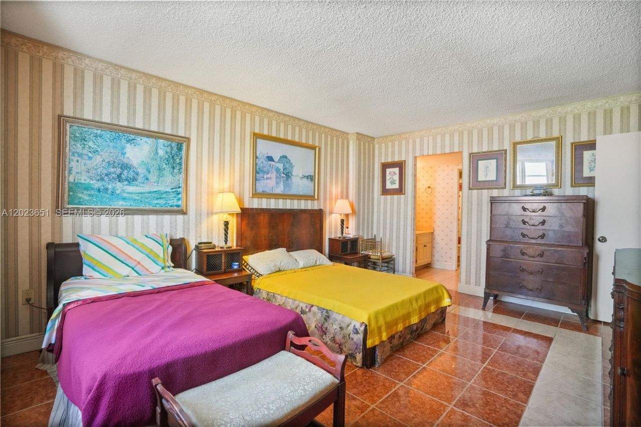 1351 NE Miami Gardens Dr , Unit 1006E, Miami, FL 33179 Photo