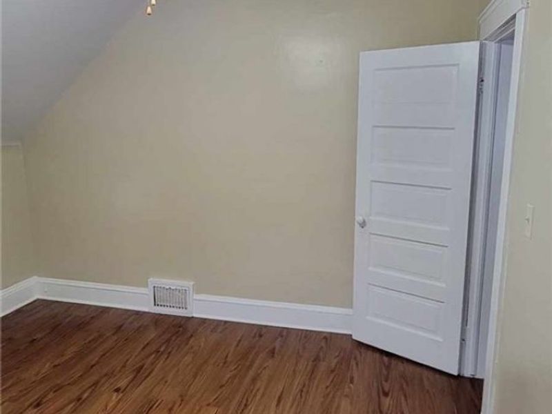 2314 Henninger Road, Cleveland, OH 44109 Photo 12