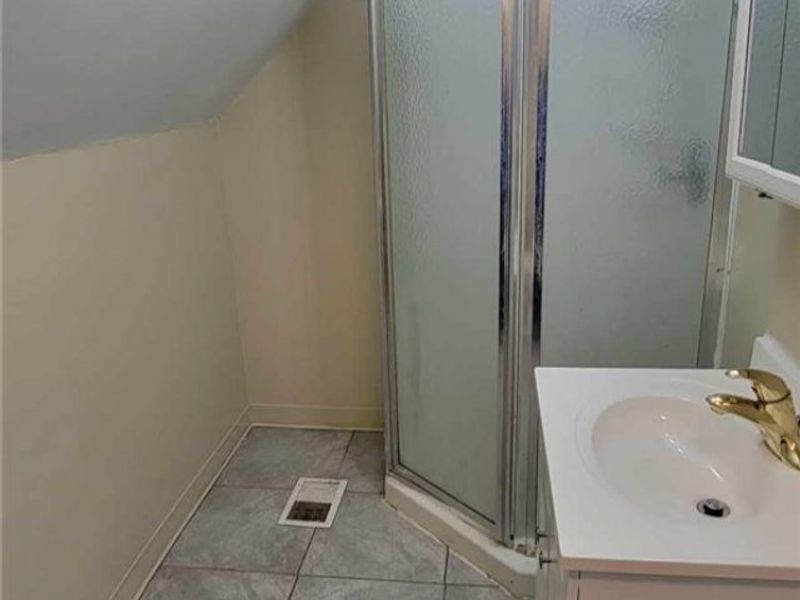 2314 Henninger Road, Cleveland, OH 44109 Photo 9