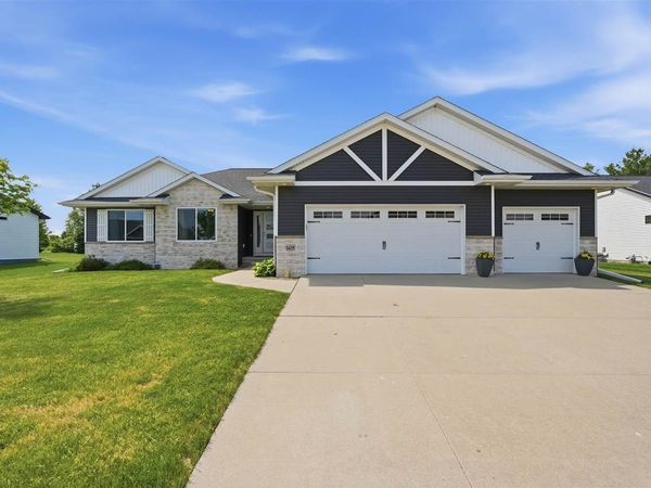 1435 Franklin St, North Liberty, IA 52317