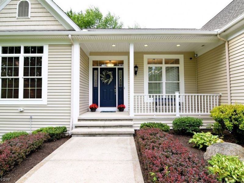 11101 E Washington Street, Chagrin Falls, OH 44023 Photo 2