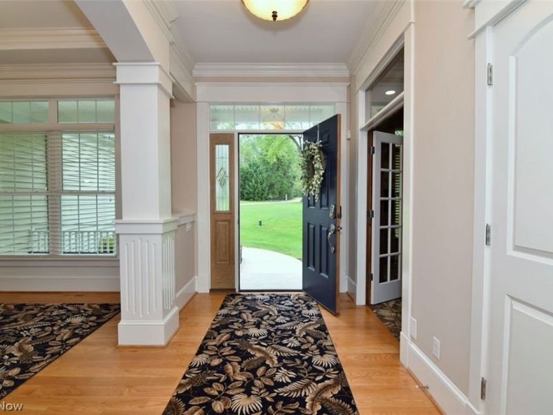 11101 E Washington Street, Chagrin Falls, OH 44023 Photo 3