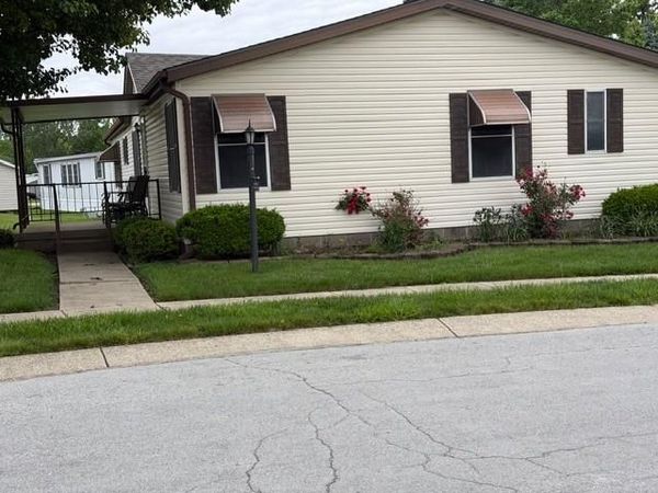 137 South Point Drive, Fairborn, OH 45324