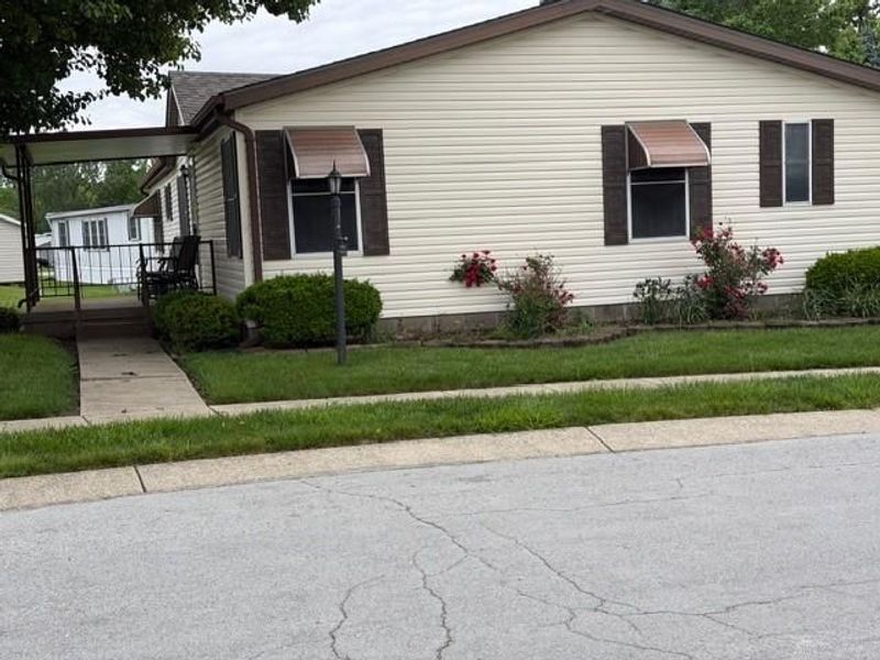 137 South Point Drive, Fairborn, OH 45324 Photo 1