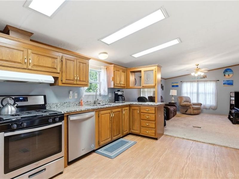 137 South Point Drive, Fairborn, OH 45324 Photo 10