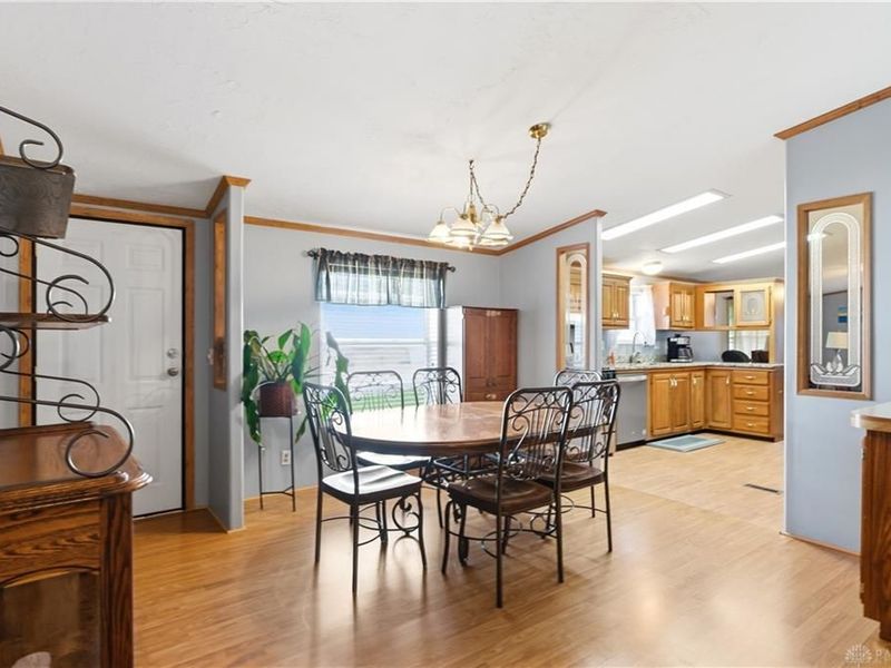137 South Point Drive, Fairborn, OH 45324 Photo 4
