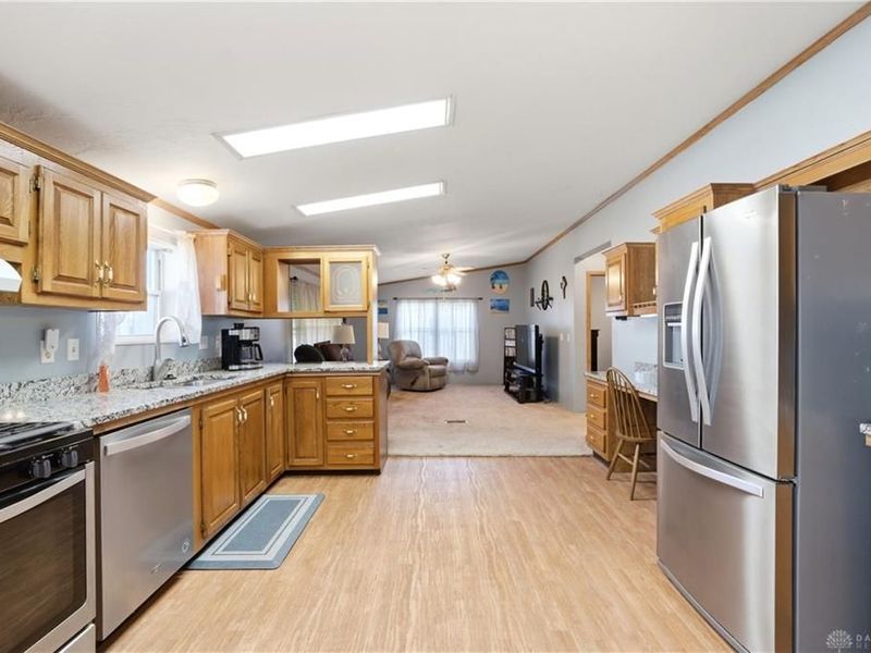 137 South Point Drive, Fairborn, OH 45324 Photo 9