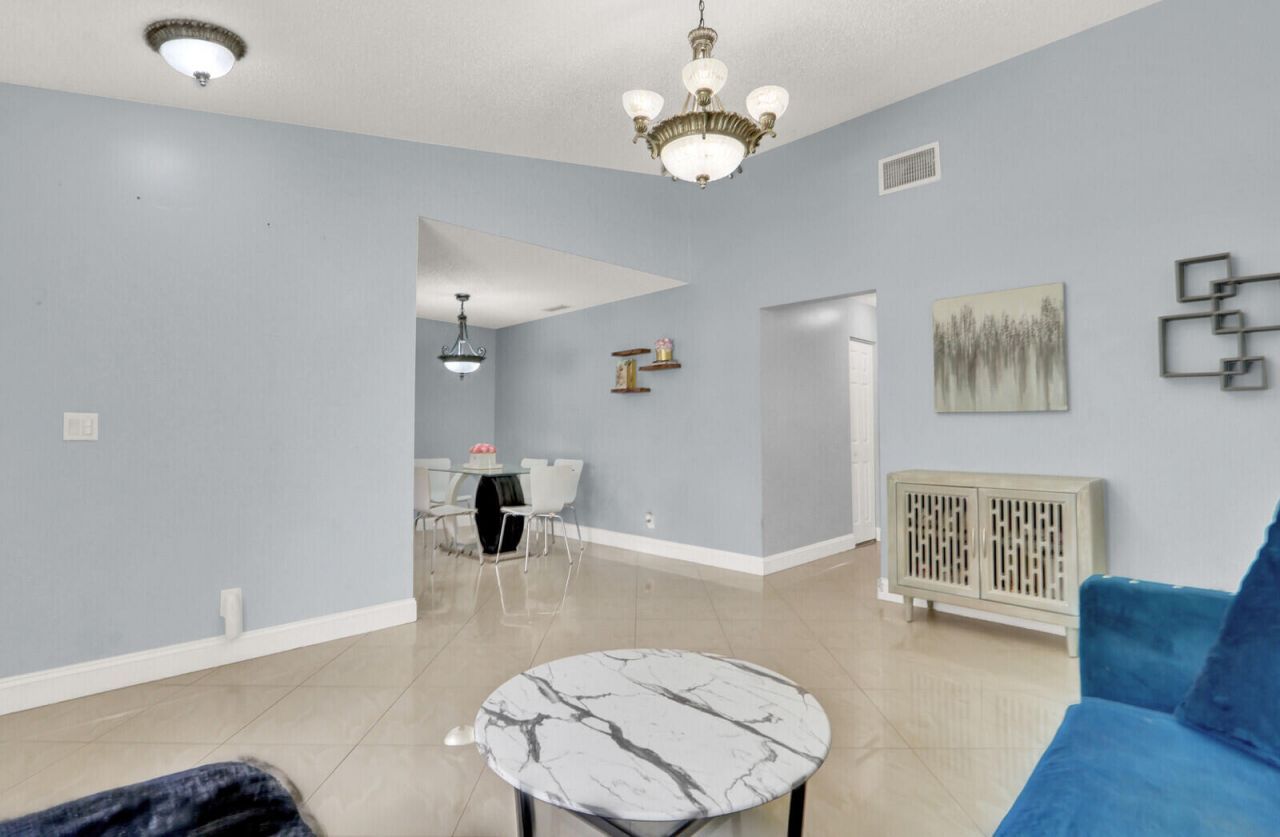 5272 Bosque Lane, Unit 31, West Palm Beach, FL 33415 Photo
