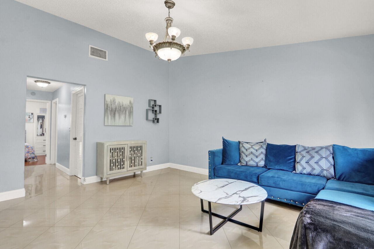 5272 Bosque Lane, Unit 31, West Palm Beach, FL 33415 Photo