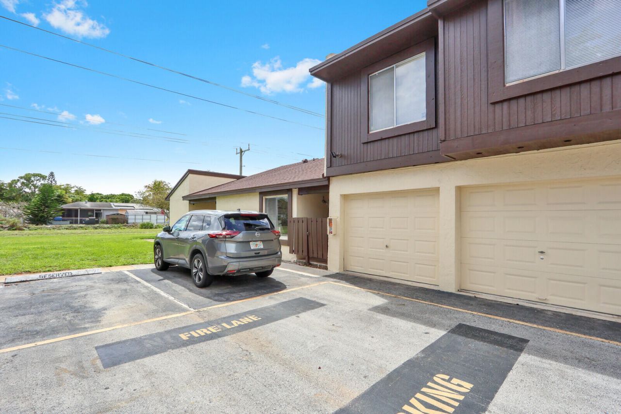 5272 Bosque Lane, Unit 31, West Palm Beach, FL 33415 Photo