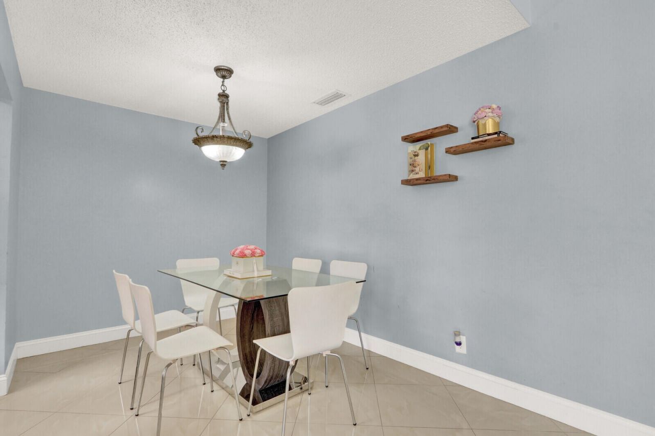 5272 Bosque Lane, Unit 31, West Palm Beach, FL 33415 Photo