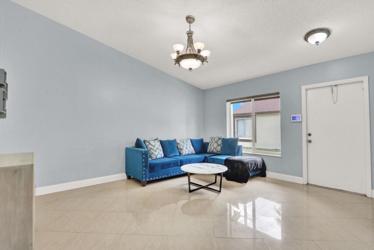 5272 Bosque Lane, Unit 31, West Palm Beach, FL 33415 Photo