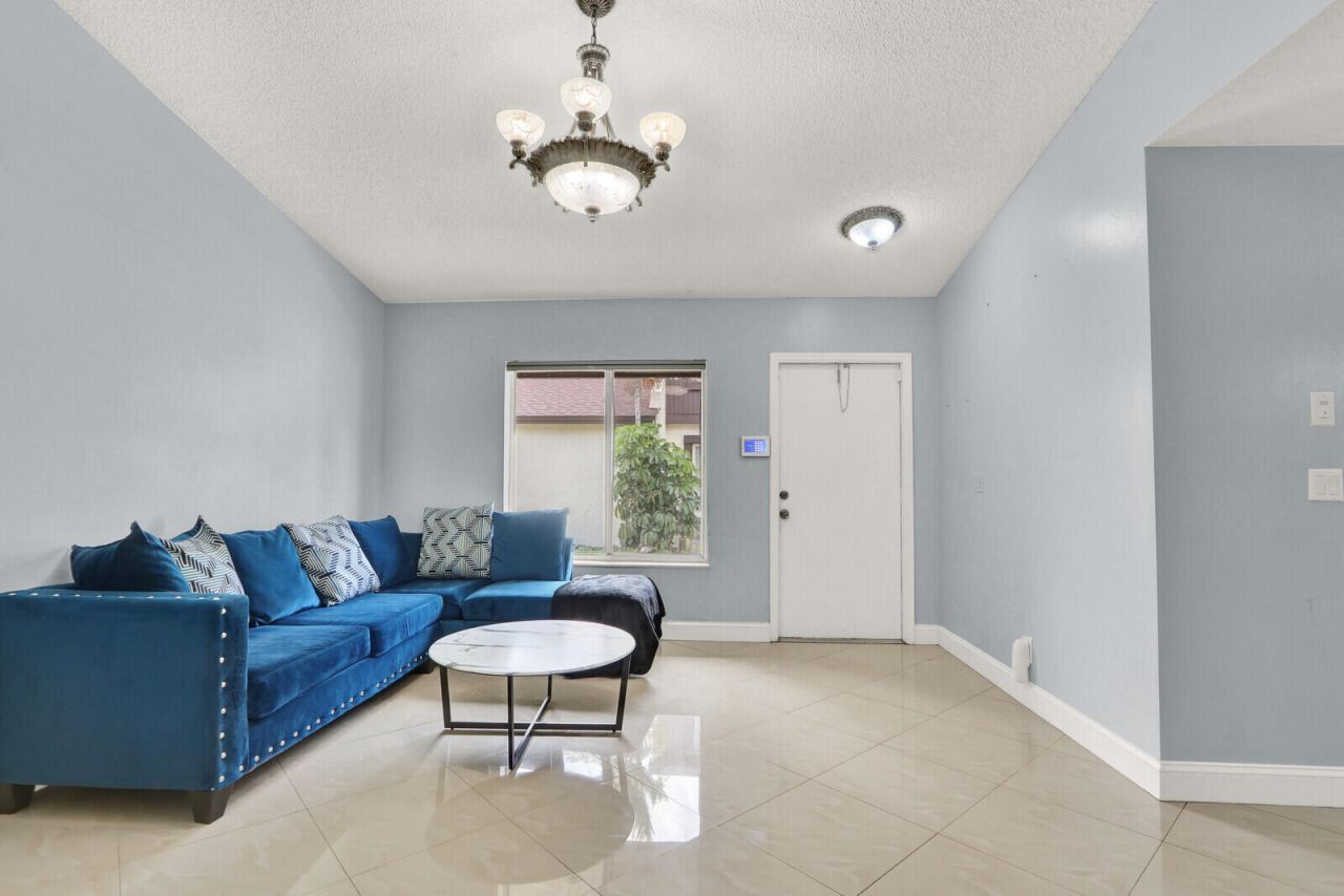 5272 Bosque Lane, Unit 31, West Palm Beach, FL 33415 Photo
