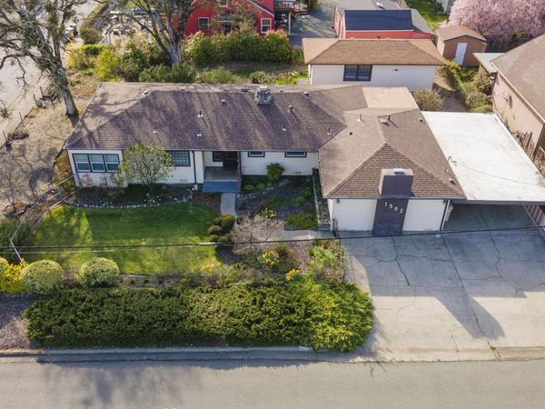 1502 NW Lawnridge Avenue, Grants Pass, OR 97526