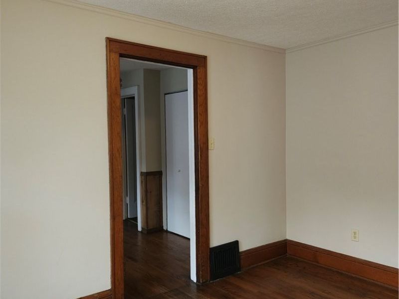 578 Plum Avenue, Akron, OH 44305 Photo 7