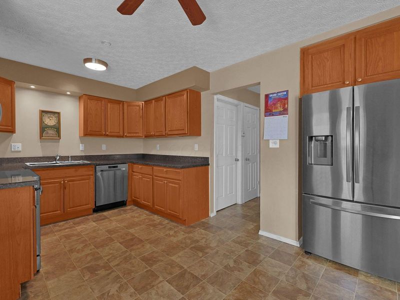 6474 Birchview Drive N, Reynoldsburg, OH 43068 Photo 10