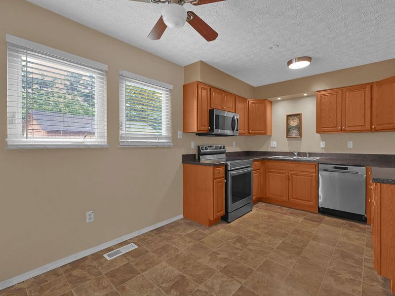 6474 Birchview Drive N, Reynoldsburg, OH 43068 Photo 11