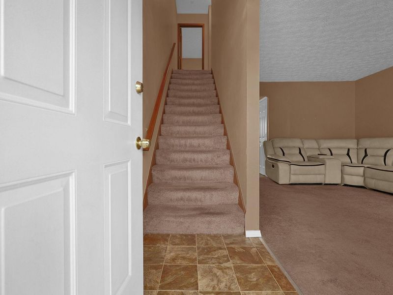 6474 Birchview Drive N, Reynoldsburg, OH 43068 Photo 5