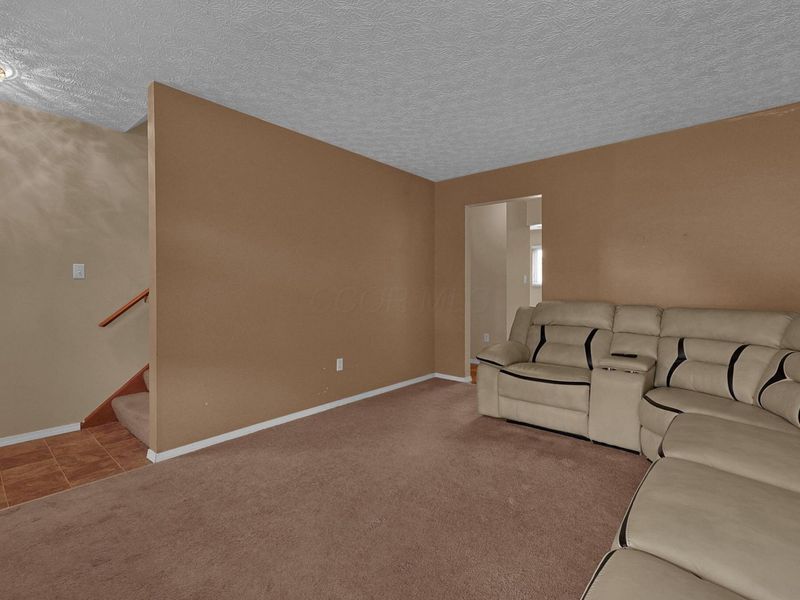 6474 Birchview Drive N, Reynoldsburg, OH 43068 Photo 7
