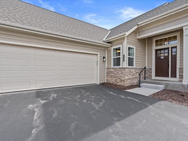 17955 Ashlea Dr, Unit 10, Brookfield, WI 53045