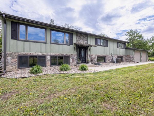 29594 472nd Ave, Beresford, SD 57004