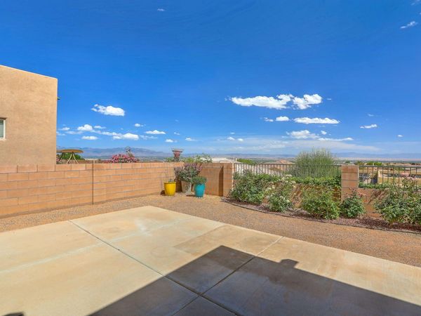 8904 Desert Rain Road NW, Albuquerque, NM 87120