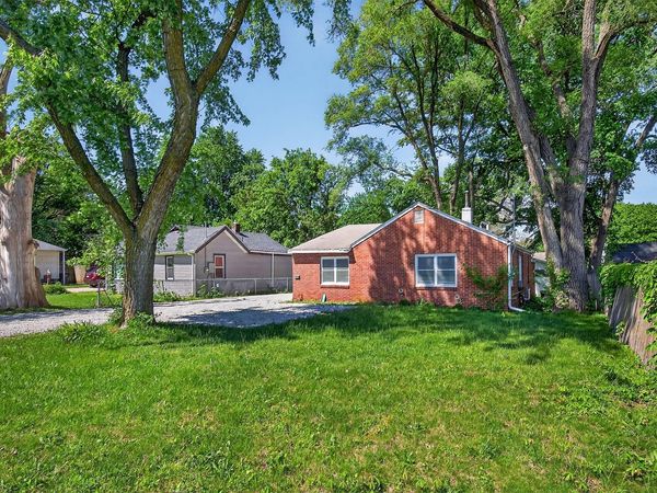 2734 Merle Hay Road, Des Moines, IA 50310